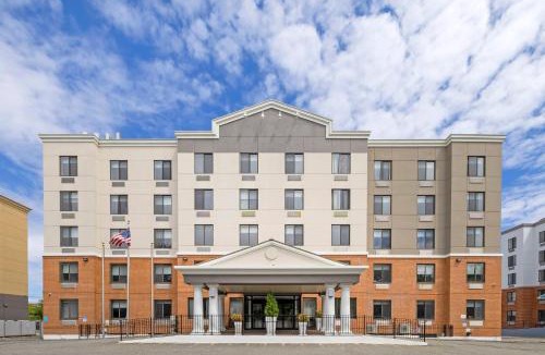 Travis - Chelsea Hotel | Country Inn & Suites by Radisson, Staten Island