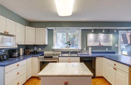 Clifton House | Countryside Cottage on 5 Acres! Easy Commute to DC