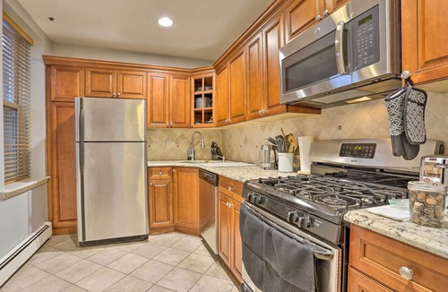 Hoboken Condo | Couple’s Hub Near MetLife, Walk to Public Transit!