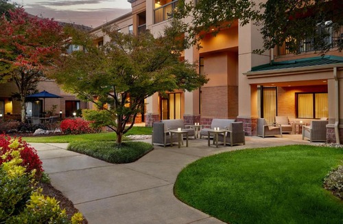 Alpharetta Hotel | Courtyard by Marriott Atlanta Alpharetta