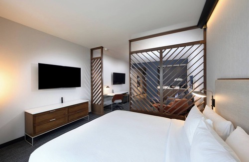 Charlotte Hotel | Courtyard by Marriott Charlotte Waverly