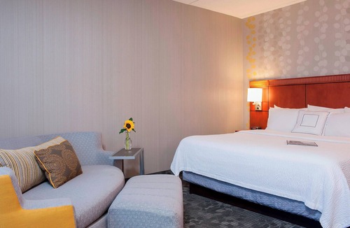 Glenview Hotel | Courtyard by Marriott Chicago Glenview/Northbrook