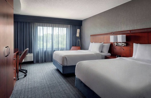 Paramus Hotel | Courtyard by Marriott Paramus