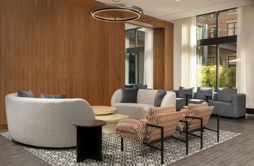Downtown Richmond Hotel | Courtyard by Marriott Richmond Downtown