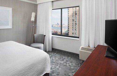 Newport Hotel | Courtyard Jersey City Newport