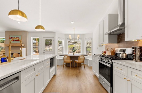 West Oak Hill House | Cowboy Ridge - Luxe & Serene Gem: Heated Pool - Games - Fire Pits - Sleeps 12