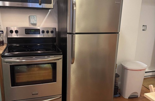 Gold Coast Condo | Coziest place on the island! 2br 1.5ba & 1.5 blocks from the beach!