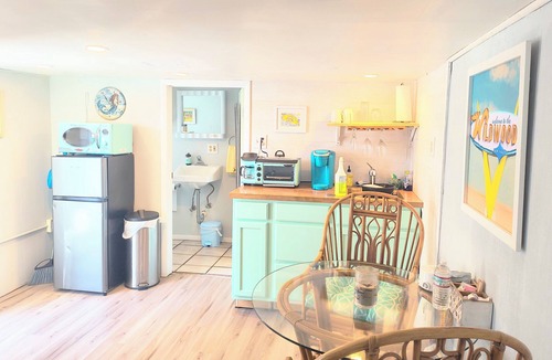 North Wildwood Apartment | Cozy 1 bed/1 bath two blocks from beach and boards