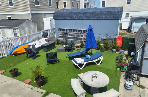 North Wildwood Apartment | Cozy 1 bed/1 bath two blocks from beach and boards