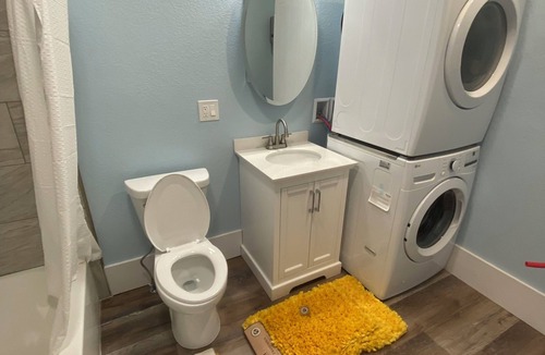 Kirksville Apartment | Cozy 1-bedroom apartment in historic Kirksville apt up one long flight of stairs