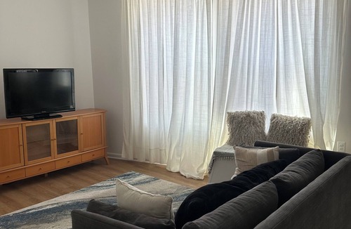 Glenham-Belford Apartment | Cozy 1-bedroom apartment in charming Baltimore w/Fast WiFi, AC, Private Parking