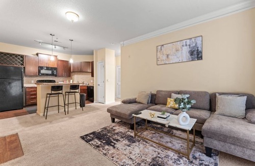 Executive Park Apartment | Cozy 1-bedroom apartment in delightful Charlotte with WiFi, AC, fitness room