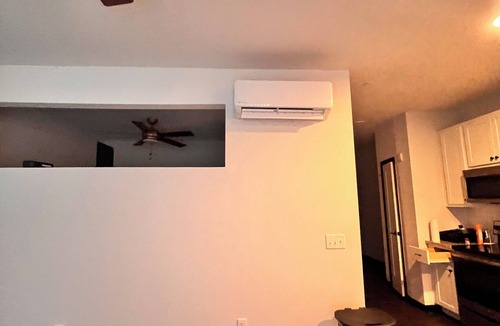 Fitchburg Apartment | Cozy 1-bedroom apartment in fantastic Fitchburg with AC, laundry, and amenities