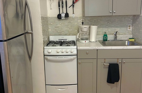 Bushwick Apartment | Cozy 1-Bedroom Apartment in Brooklyn Near Williamsburg