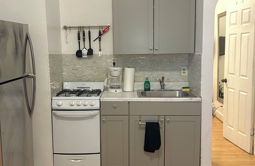 Bushwick Apartment | Cozy 1-Bedroom Apartment in Brooklyn Near Williamsburg