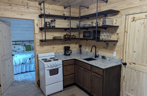 Cullman Apartment | Cozy 1-bedroom apartment in charming Cullman on Duck River Reservoir!