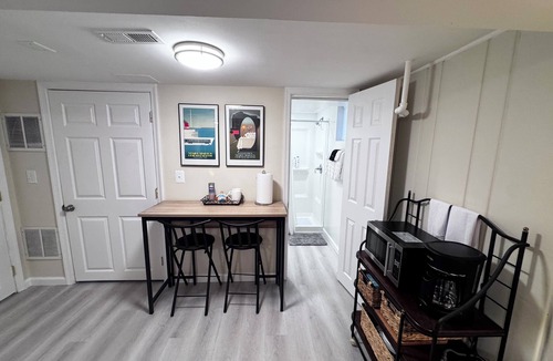 Del Ray Apartment | Cozy 1-bedroom basement apartment in walkable Del Ray - Blocks from the Metro!