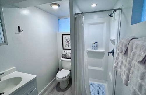 Del Ray Apartment | Cozy 1-bedroom basement apartment in walkable Del Ray - Blocks from the Metro!