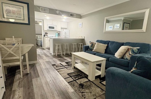 Cape May - Wildwood Condo | Cozy 1-bedroom condo in beautiful North Wildwood with Two Heated Pools