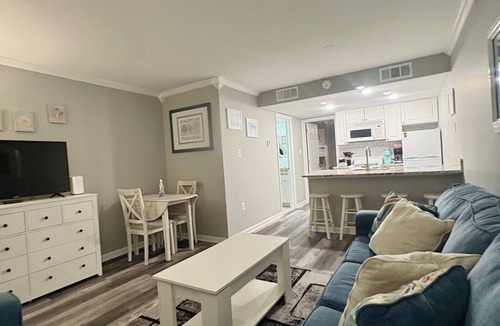Cape May - Wildwood Condo | Cozy 1-bedroom condo in beautiful North Wildwood with Two Heated Pools