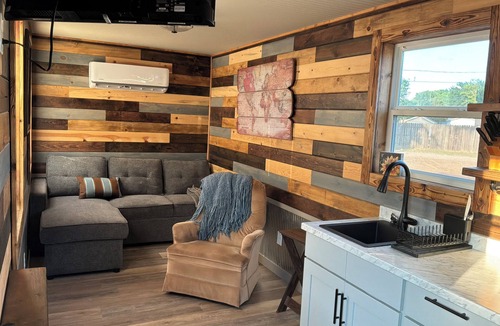 Protection Cabin | Cozy 1-bedroom cabin in Protection with cool AC