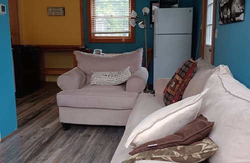 Avon Cottage | Cozy 1-bedroom cottage in adorable Bay Head