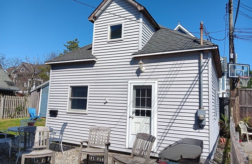 Avon Cottage | Cozy 1-bedroom cottage in adorable Bay Head