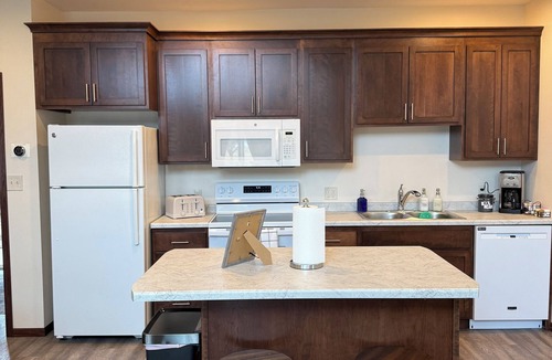 Brookings House | Cozy 1-bedroom house in beautiful Brookings on the walking trail
