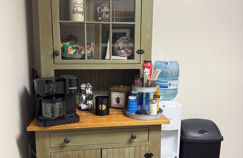 Hartley House | Cozy 1-bedroom suite in quaint Hartley with fireplace, coffee bar, outdoor area.