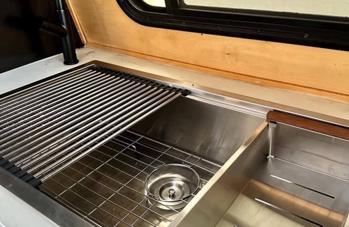 Kennebec House | Cozy 1-bedroom travel trailer on i90 in Central South Dakota at Kennebec.