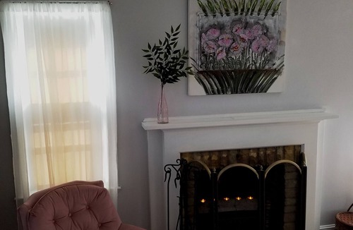 Northfield House | Cozy 1-bedroom with WIFI, AC in charming Northfield.