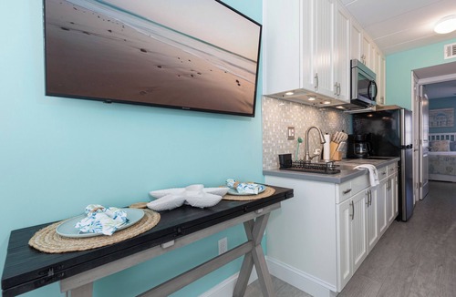 North Wildwood Condo | Cozy 1BR condo North Wildwood with WiFi, AC, 1.5 blk to beach, Boardwalk, Moreys