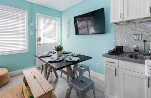 North Wildwood Condo | Cozy 1BR condo North Wildwood with WiFi, AC, 1.5 blk to beach, Boardwalk, Moreys
