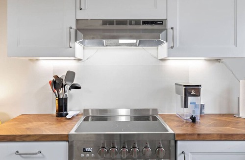 Briarcliff Heights Apartment | Cozy 1BR Near Emory + VA | Pet-Friendly Stay
