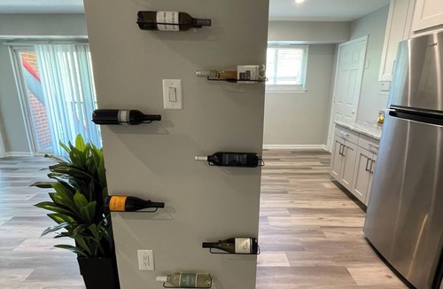 Ellicott City Apartment | Cozy 2-bedroom apartment in charming Ellicott City with AC