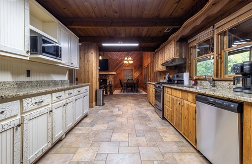 Chatsworth Cabin | Cozy 2-bedroom cabin in charming Chatsworth, Georgia