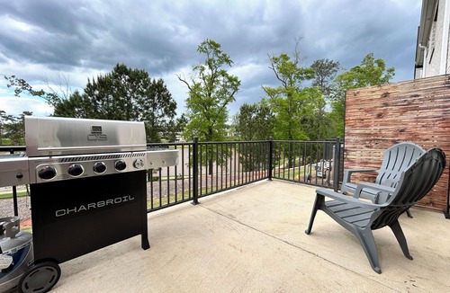 Opelika Condo | Cozy 2-bedroom condo in adorable Opelika - close to Auburn University