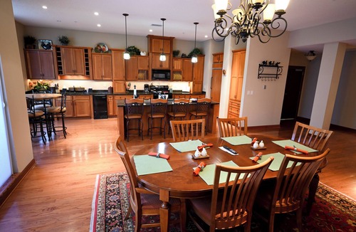 Emmetsburg Condo | Cozy 2-bedroom condo in wonderful Emmetsburg