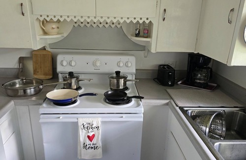 Turner Park House | Cozy 2-bedroom house in charming Tulsa