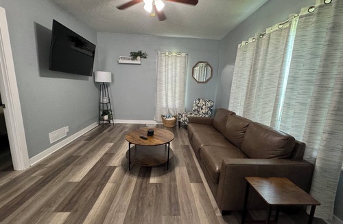 Colo House | Cozy 2-bedroom house in peaceful Colo with AC