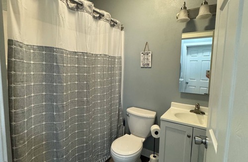 Colo House | Cozy 2-bedroom house in peaceful Colo with AC