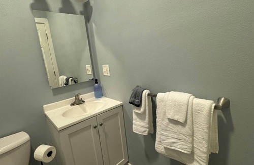 Colo House | Cozy 2-bedroom house in peaceful Colo with AC