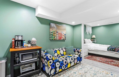 Montclair House | Cozy 2-bedroom house in peaceful Woodbridge with AC