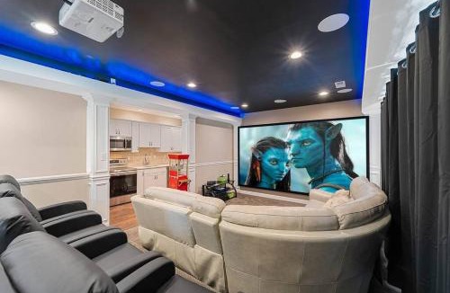 Mount Mourne Apartment | Cozy 2b 2b Spa 2 Steam Saunas Home Theater Gym
