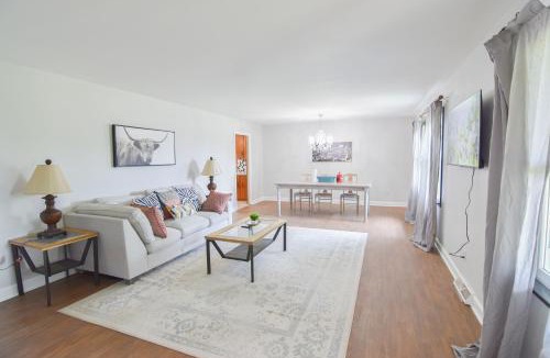Bowling Green House | Cozy 2BR 2BA 5 min to lake 20 min to downtown CLT