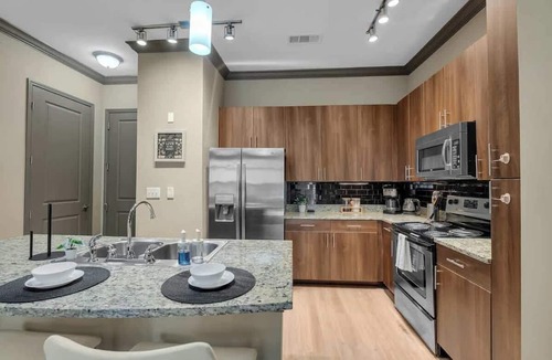 Brady Arts District Apartment | Cozy 2BR Near BOK Center - Gym, Pool, Pet Friendly