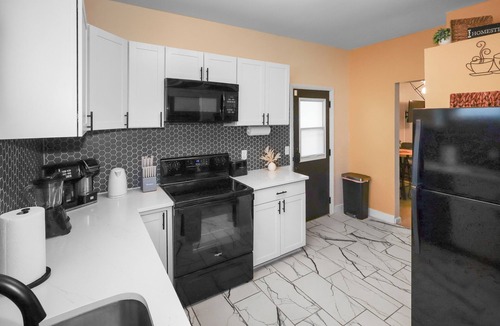 Southeast Omaha House | Cozy 2BR Near Downtown Omaha, Fenced Yard, W/D, Smart TV, Pet-Friendly