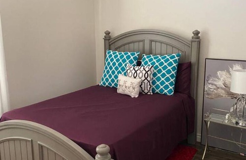 Wheatland House | Cozy 3 Bed Home in Gated Community
