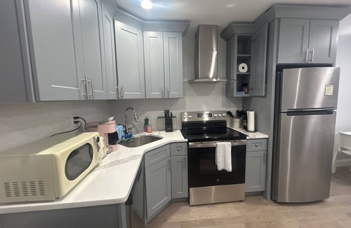 Bella Vista Apartment | Cozy 3 Bedroom Apartment in Center City!