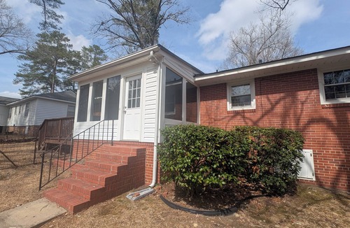 Terry Sanford House | Cozy 3-bedroom house with AC in the heart of Haymount